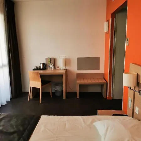 Esatitude Szálloda Nizza